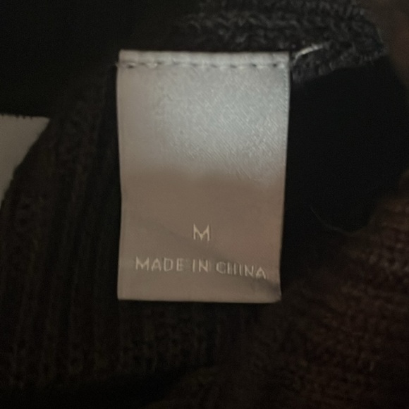 Liz Claiborne Sleeveless Turtleneck - Picture 4 of 7